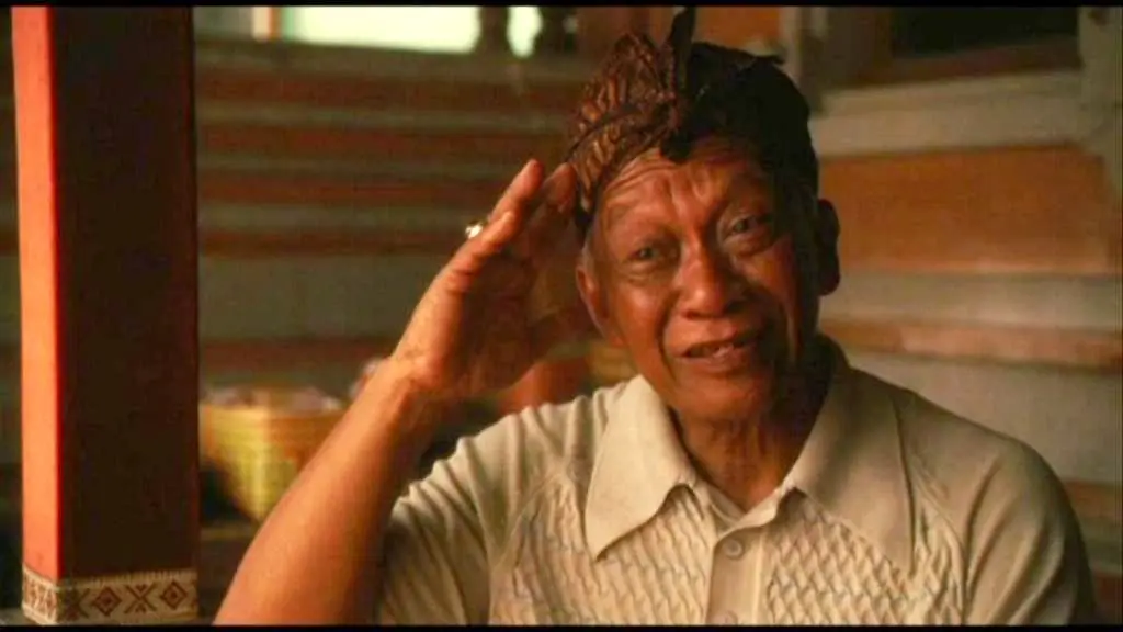 Ketut es un sabio sanador balinés que Elizabeth conoce durante su estancia en Bali.